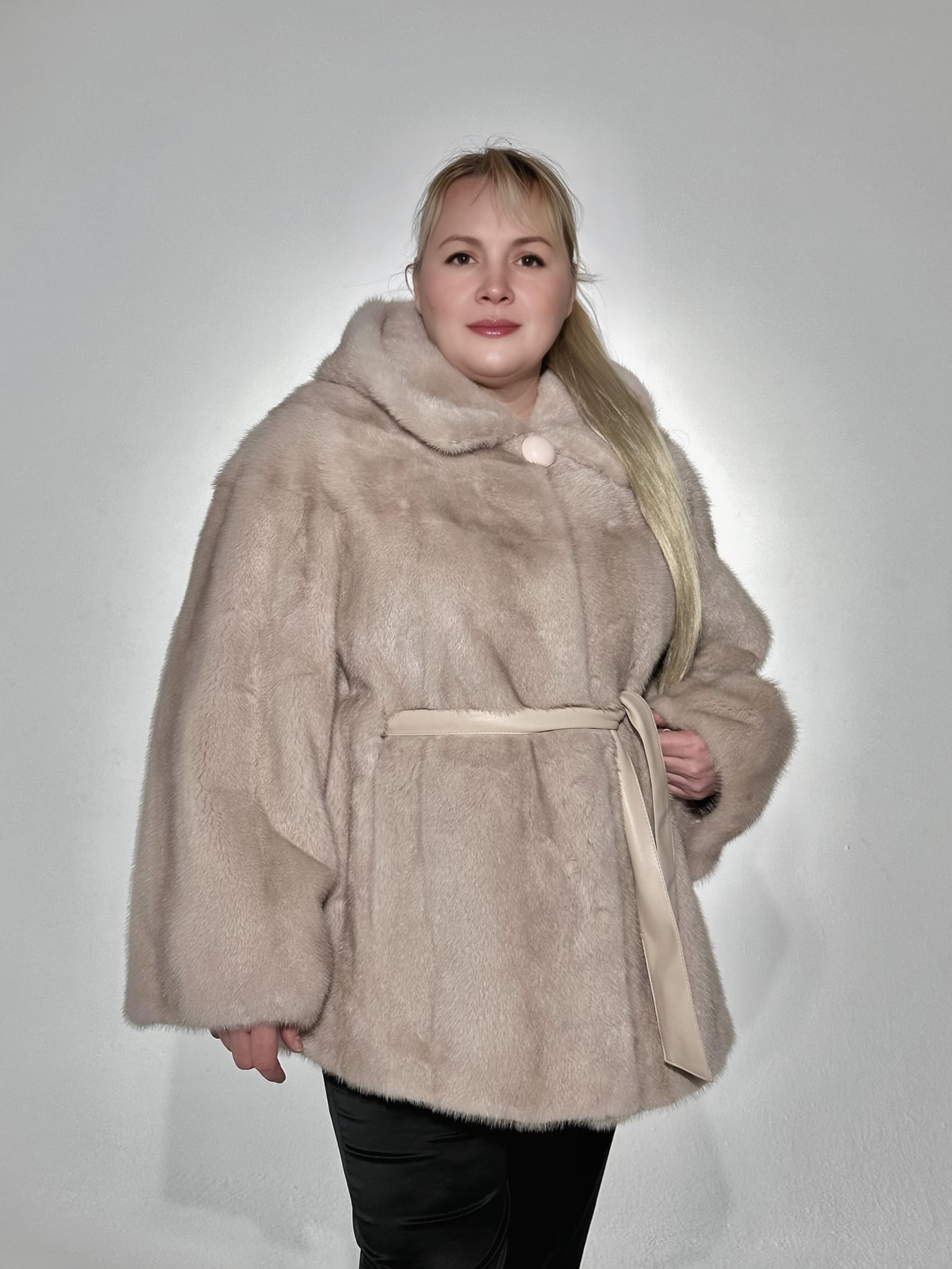 Шуба из скандинавской норки пепельно-розовая