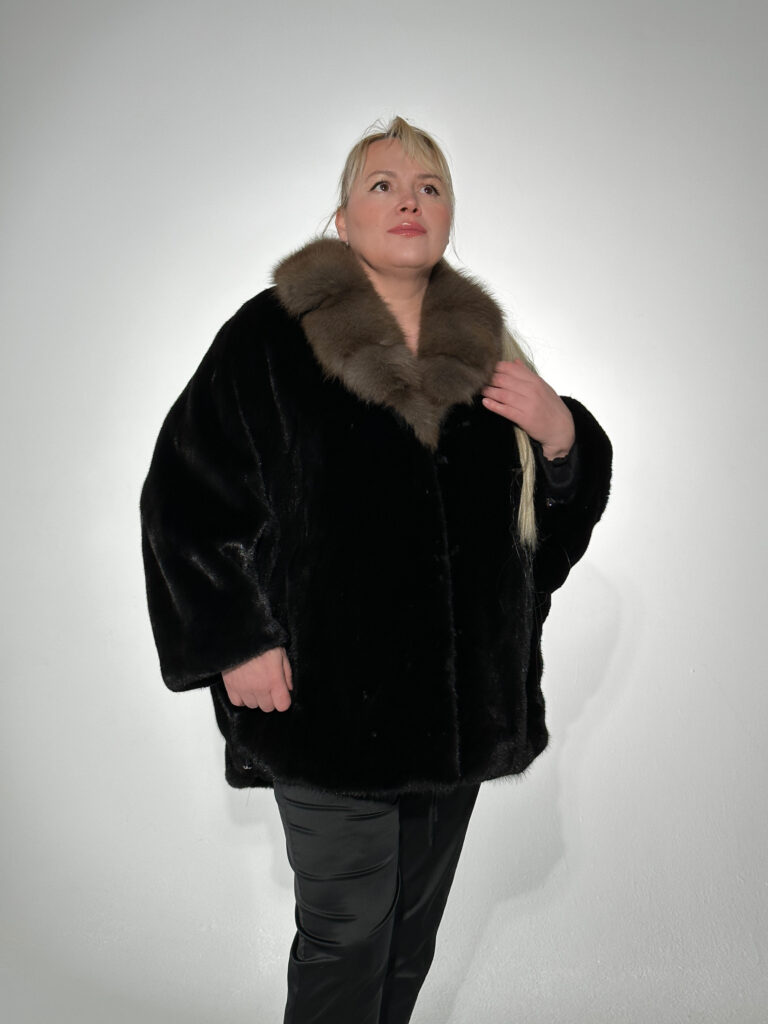 Шуба из коротковорсовой скандинавской норки