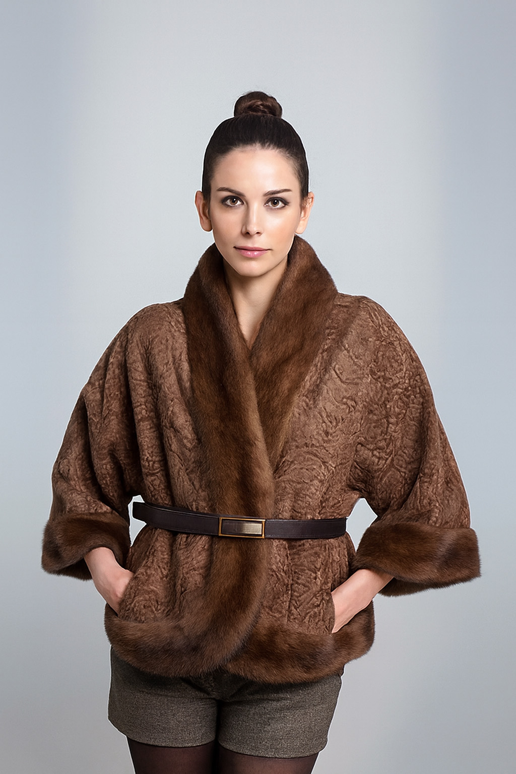 Жакет из каракуля с норковой отделкой